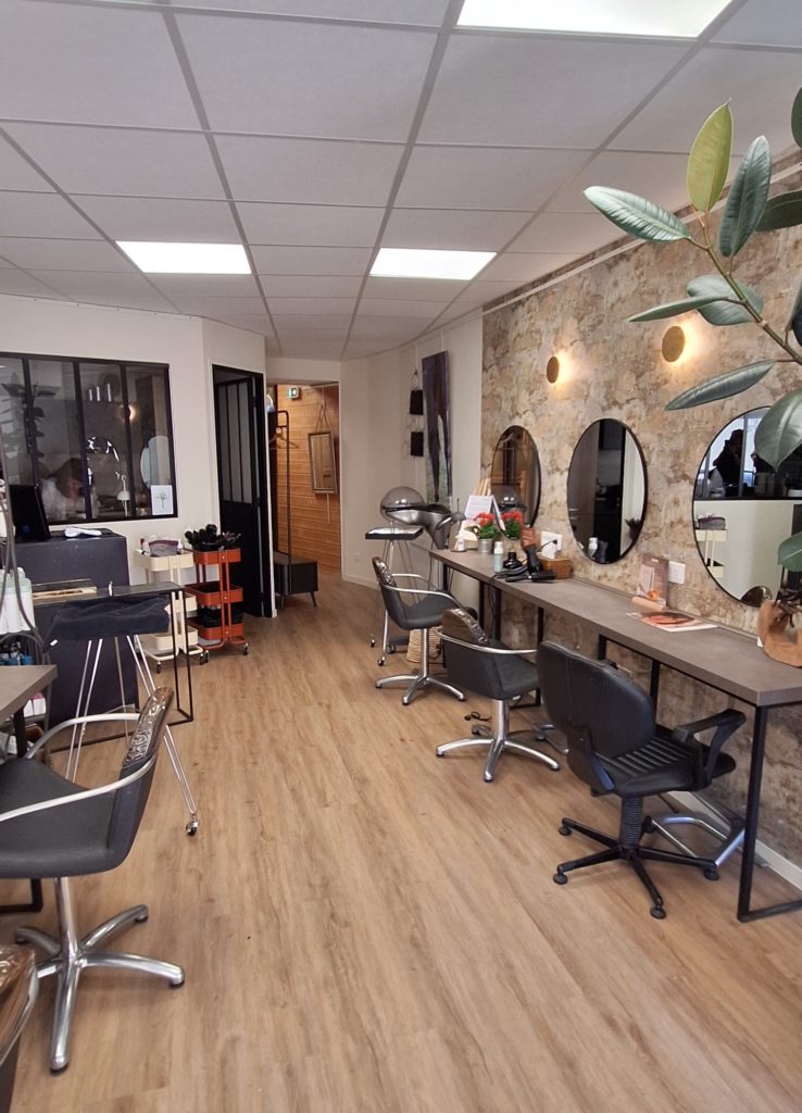 un salon de coiffure se refait une beauté